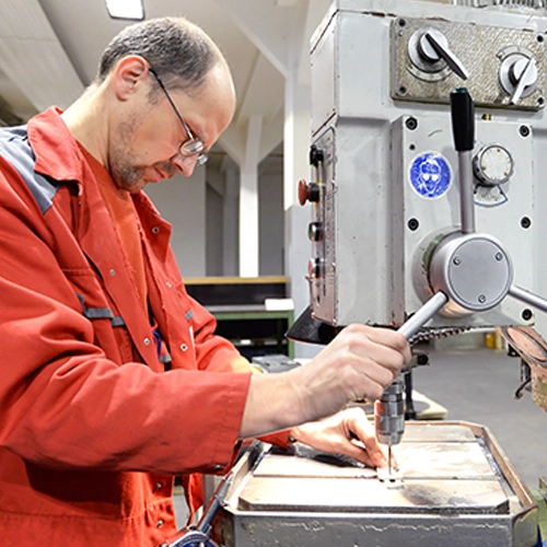 Metallbauer_500x500 Job offer: Employee for cutting in Eystrup wanted